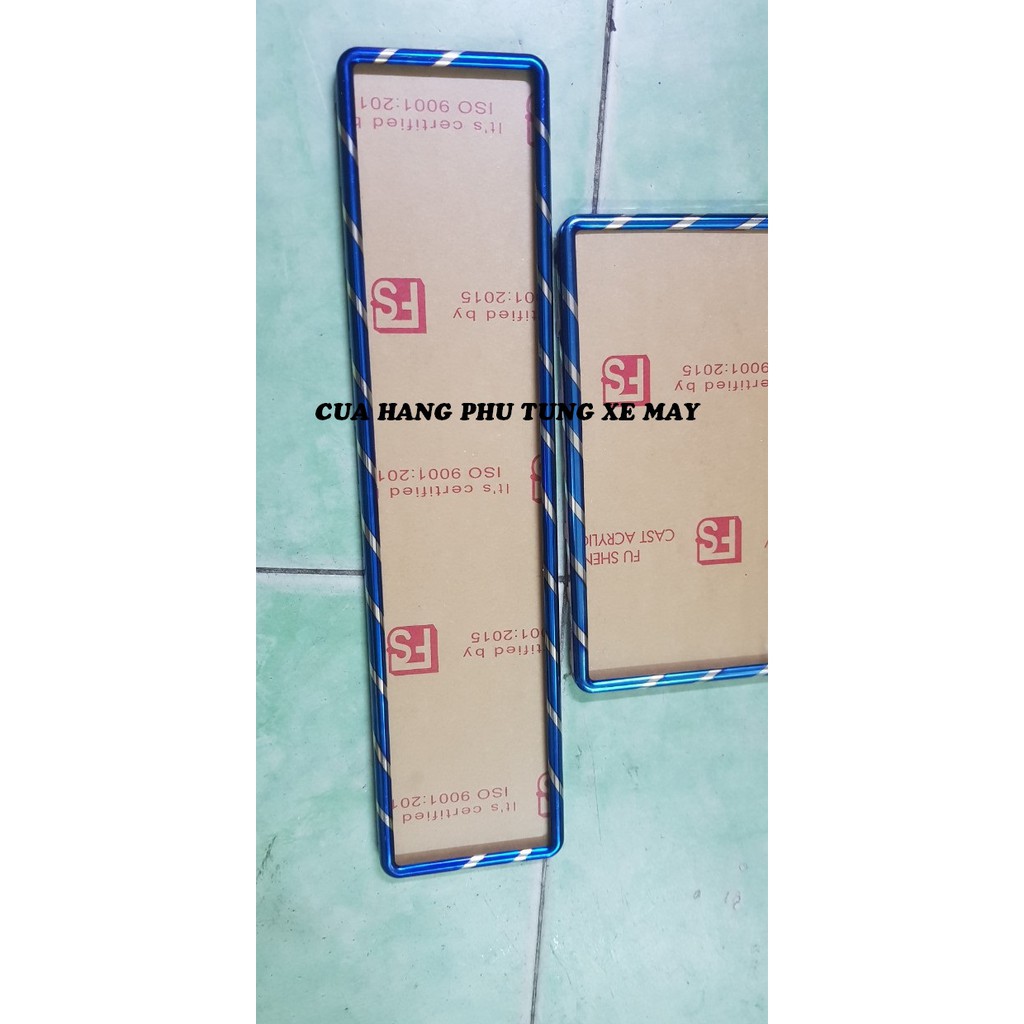 Trọn bộ ( trước + sau + pat ) khung biển số và ốp mica xe Ô tô - viền titan trắng xanh