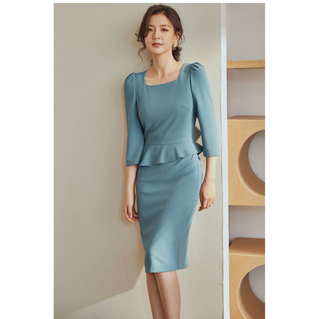 Đầm dáng ôm bút chì cổ vuông tay lửng bèo eo công sở sang trọng
