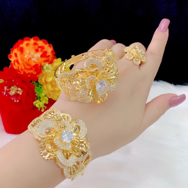 Vòng tay kiểu hoa xoắn dát vàng 18k cao cấp