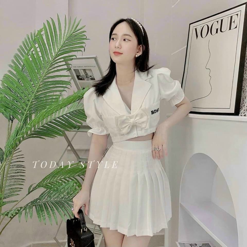 áo croptop tay chun đính nơ cổ thêu chữ busy xinh u