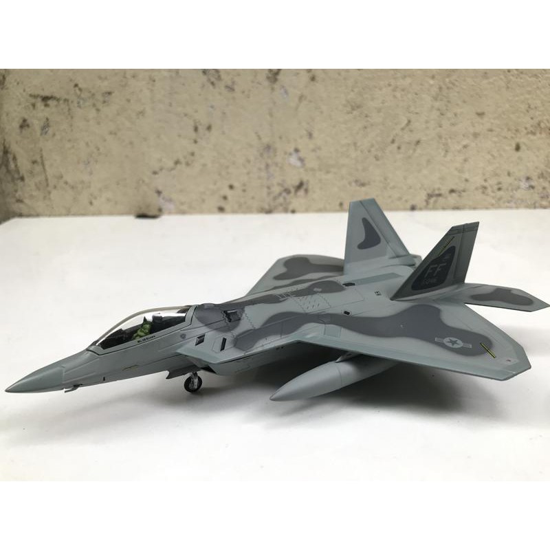 Mô hình Máy bay Lockheed Martin F22 Raptor  1:100