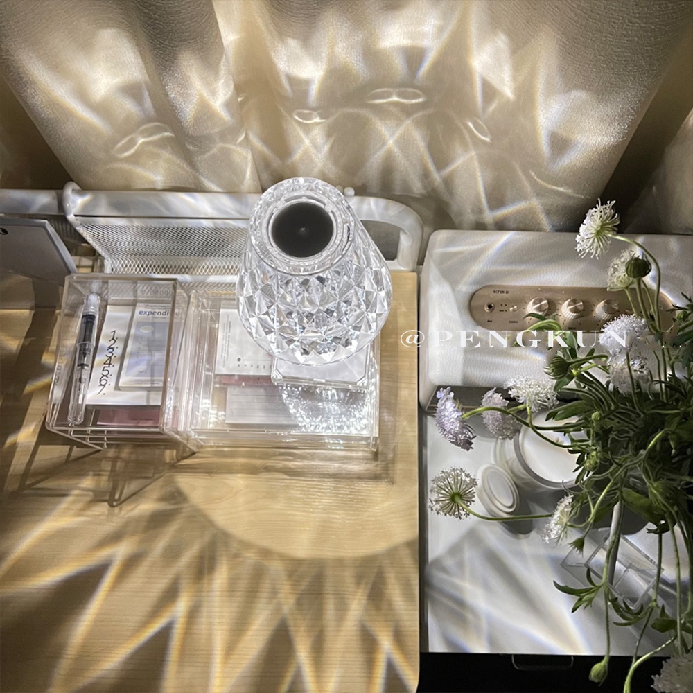 Đèn Pha Lê Để Bàn Sạc Usb Ba Màu Sang Trọng Phong Cách Ý