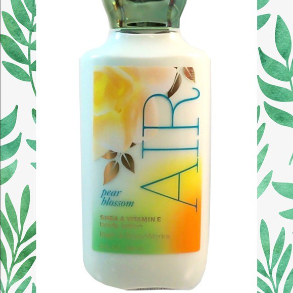 Dưỡng thể giữ ẩm da Bath &amp; Body Works Air Pear Blossom body lotion 236ml (Mỹ)