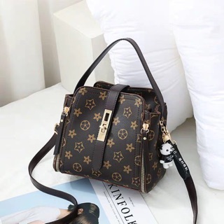 Túi LV khoá sườn