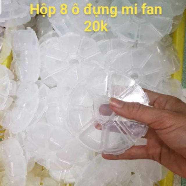 Hộp 8 ô đựng fan