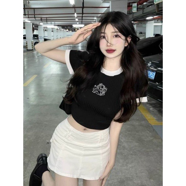 Áo Croptop Tay Ngắn Chất Thun Gân Hoạ Tiết Thêu Hình Viền Trắng