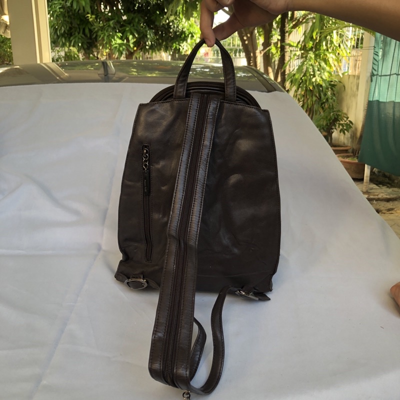 Túi chuẩn si. Túi qua sử dụng. Khách vui lòng xem hình nếu muốn biết thêm thông tin sản phẩm mời khách vô chat . Thanks.