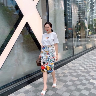 chân váy họa tiết mickey