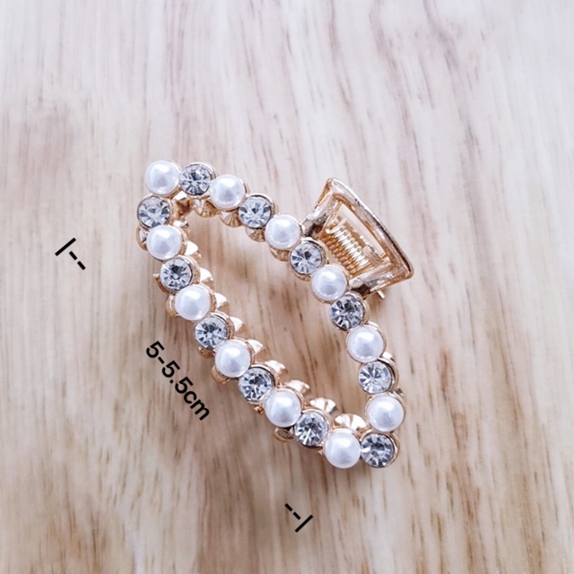 cặp tóc đính hạt ngọc hot trend 2019
