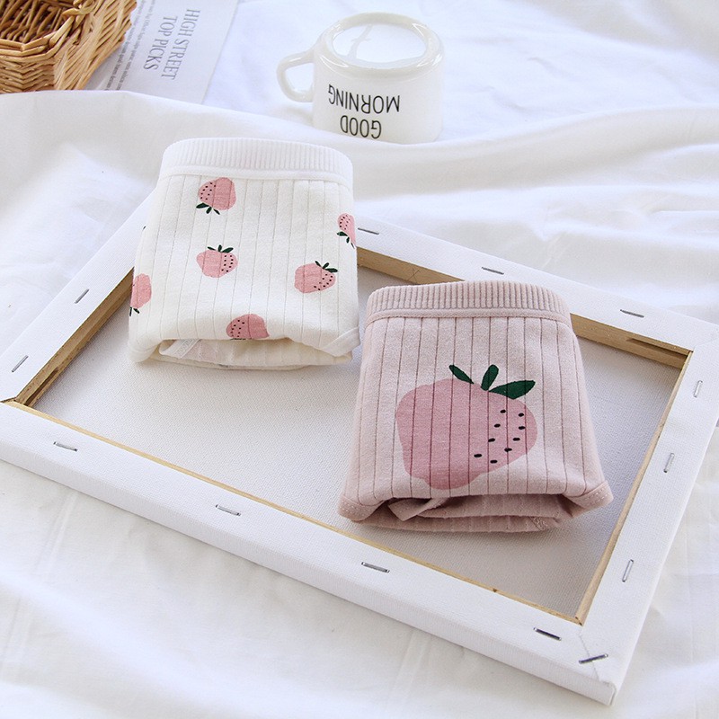 Quần lót cotton xuất Nhật hoạ tiết cute dâu dễ thương lớp lót cotton kháng khuẩn QL53