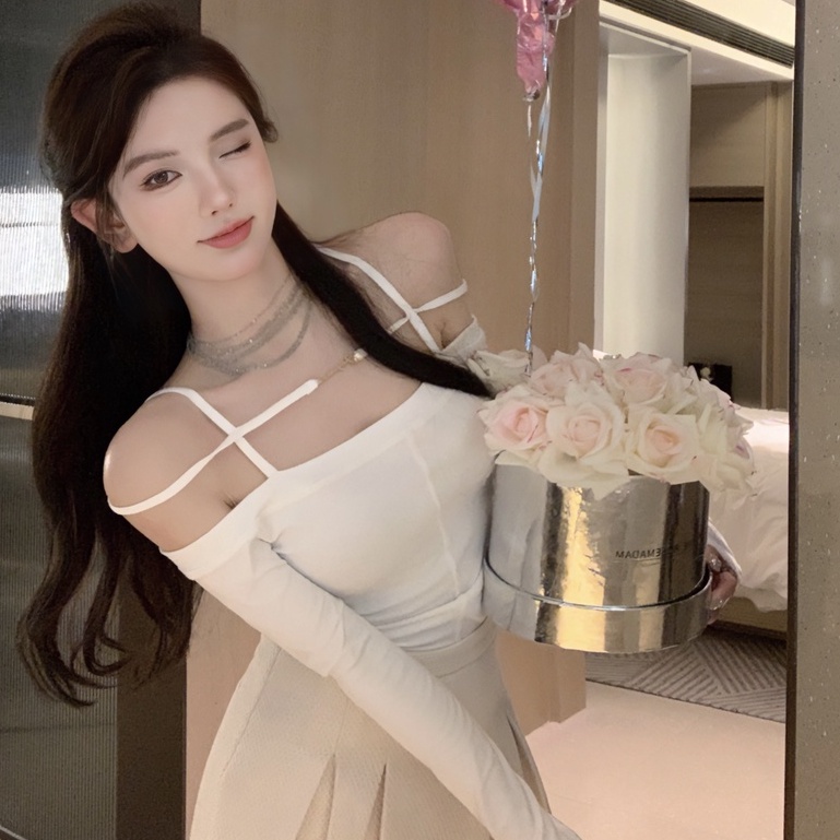 Áo Thun Trễ Vai Dáng Ôm Phong Cách Pháp Thời Trang Quyến Rũ Cho Nữ