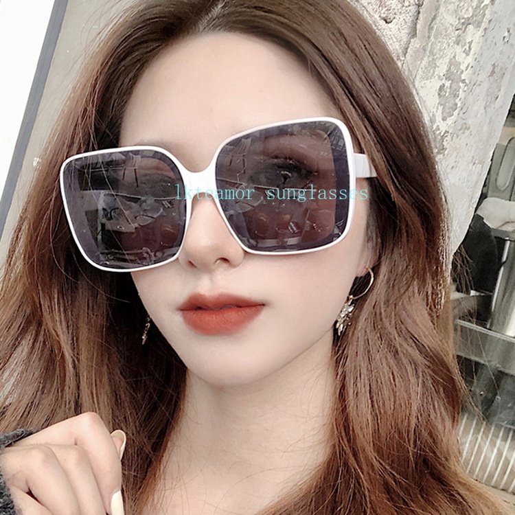 Kính Mát Gọng Vuông Phong Cách Retro