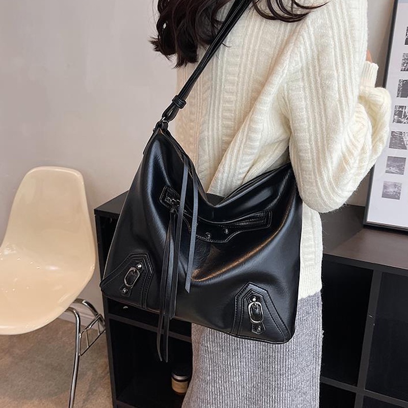 Túi Đeo Vai Mềm Mại Thời Trang Dành Cho Nữ