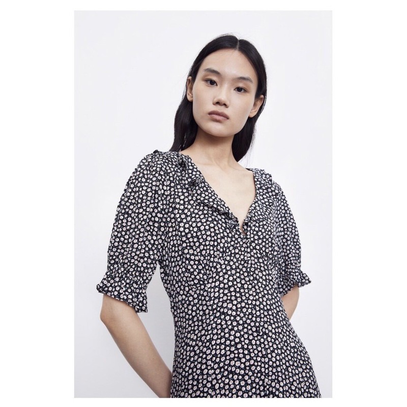 Đầm hoa nhí Urban Revivo