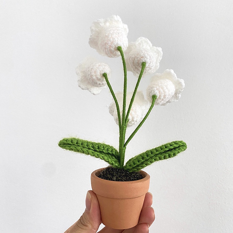 Chậu Hoa Lily Đan Tay Để Bàn Trang Trí Nội Thất