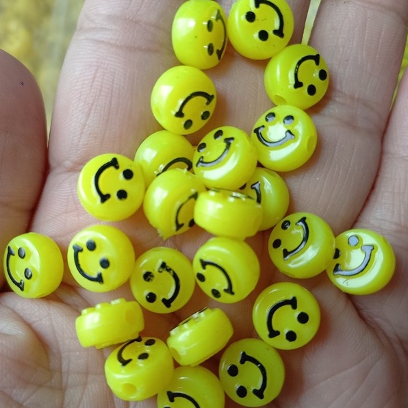 10/20/50 viên mặt cười IN NỔI nền vàng mặt đen 10mm làm vòng