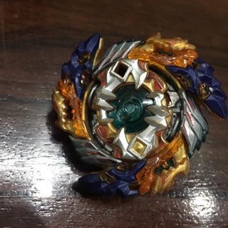 Đồ chơi con quay Beyblade B-122 Geist Fafnir hàng đã qua sử dụng