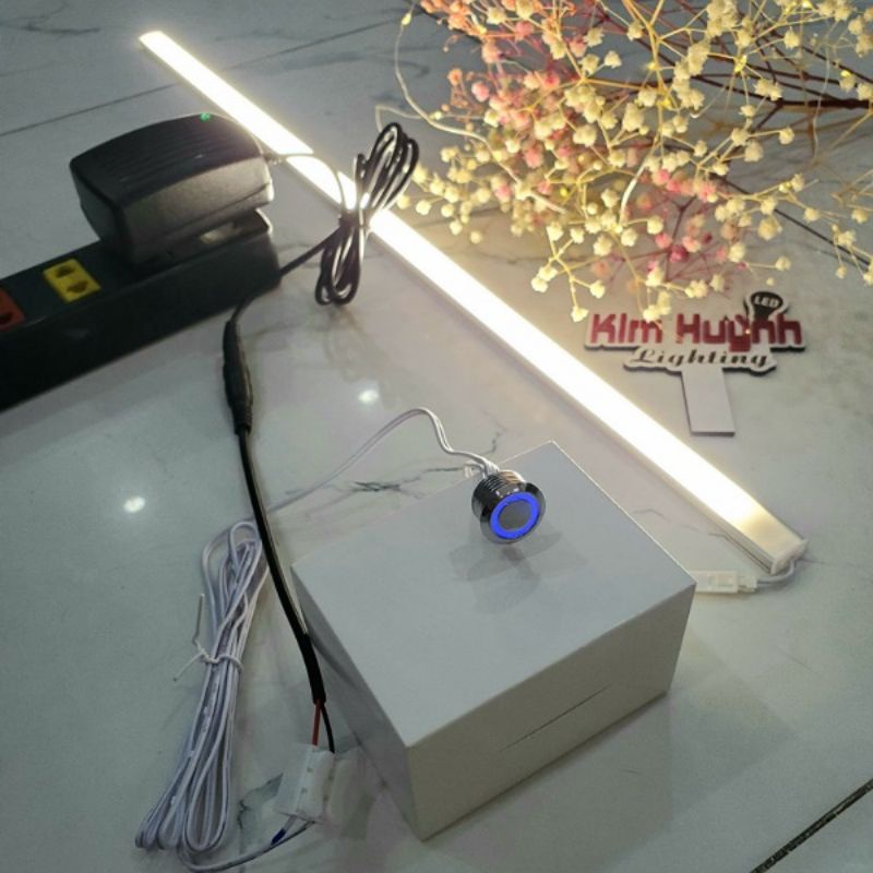 (Nguyên bộ có led và nguồn) máng nhôm định hình tích hợp cảm biến chạm tay