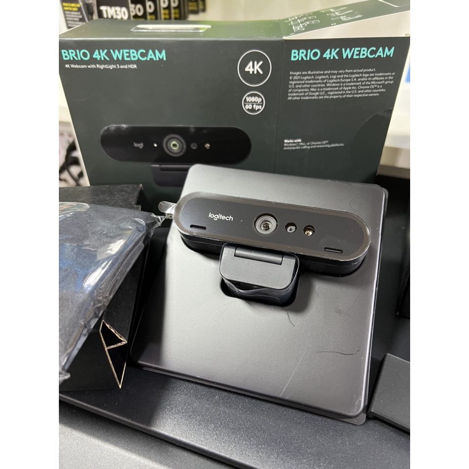 Webcam Logitech Brio 4K Stream - 90FPS tự động chỉnh sáng, lấy nét, mic kép giảm ồn, góc rộng 90o, zoom 5x - Bh 12 tháng