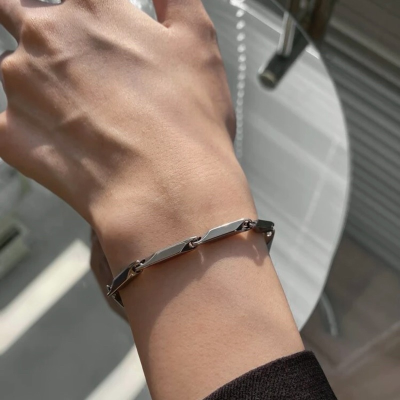 Vòng Tay Thép Titan Không Gỉ Hình Học Hoả Tiễn Màu Bạc Cool Ngầu - Lắc Tay Stainless Steel Phong Cách StreetStyle