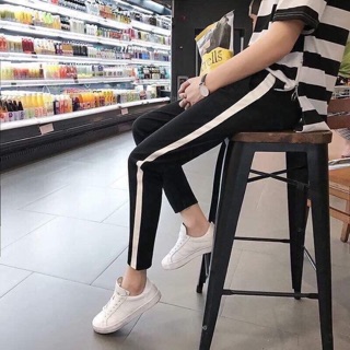 Quần baggy sọc trắng