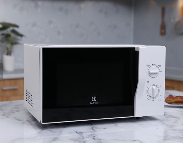 Lò vi sóng Electrolux EMM2322MW