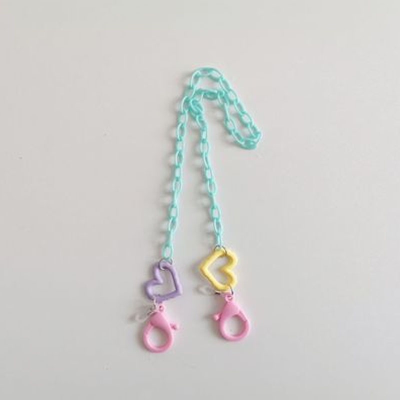 Dây đeo mắt kính phối trái tim màu sắc ngọt ngào