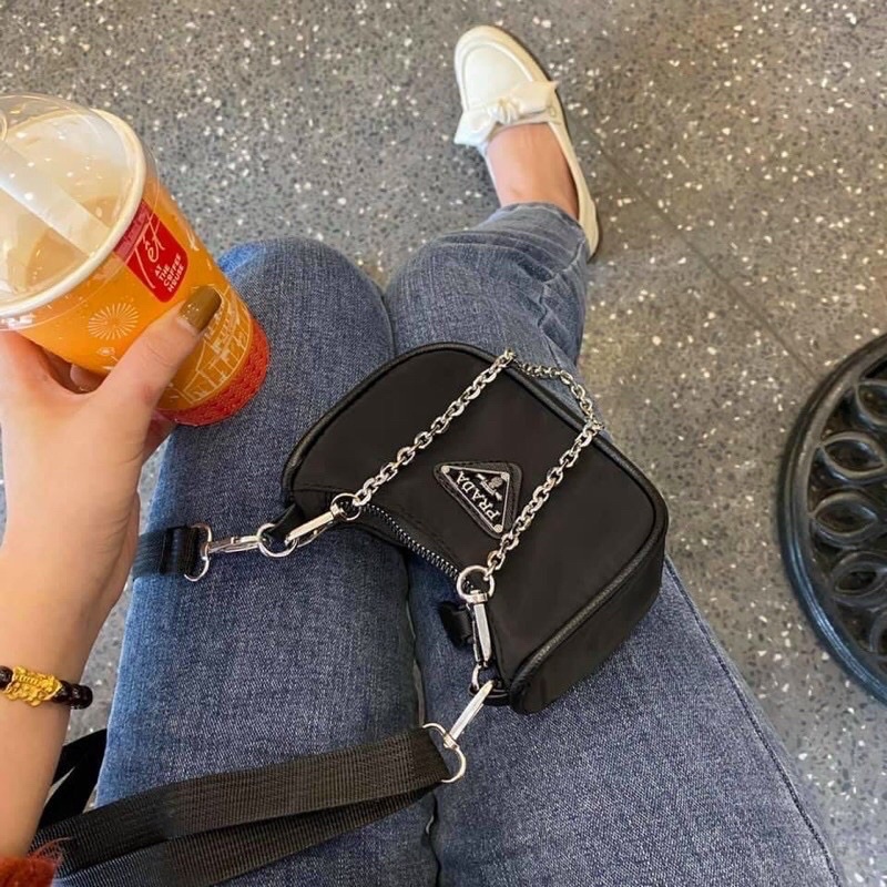 Túi đeo chéo mini Prada cá tính chất liệu da dù chống thấm siêu xinh TX578
