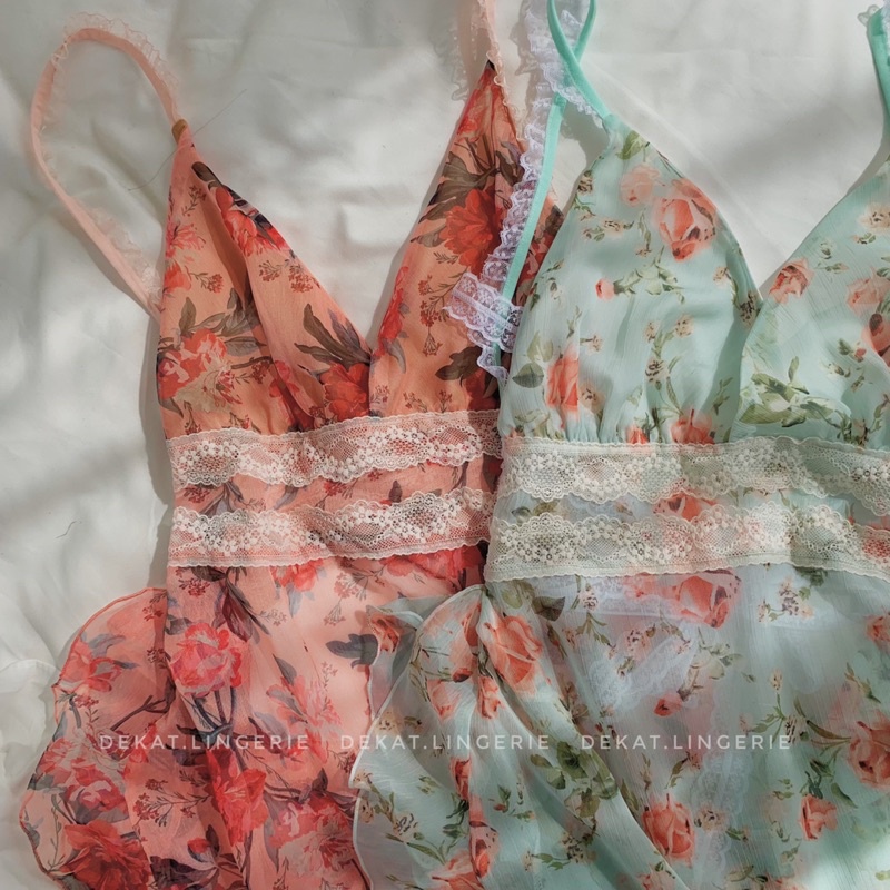 Đầm ngủ Lacy hoa xẻ tà (chất liệu voan tơ cao cấp)