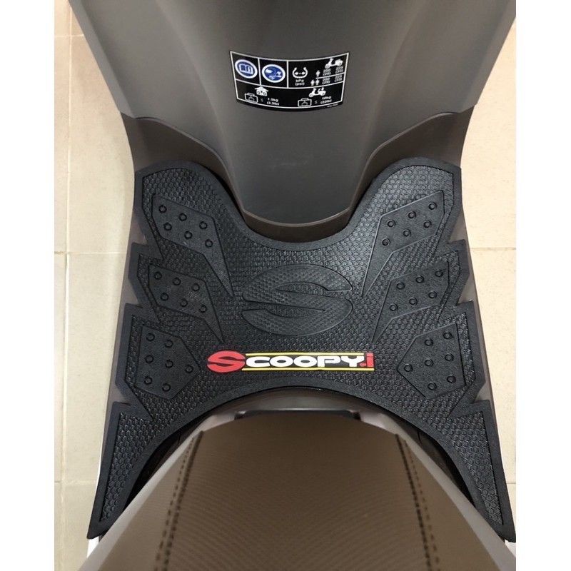 Thảm lót chân xe scoopy