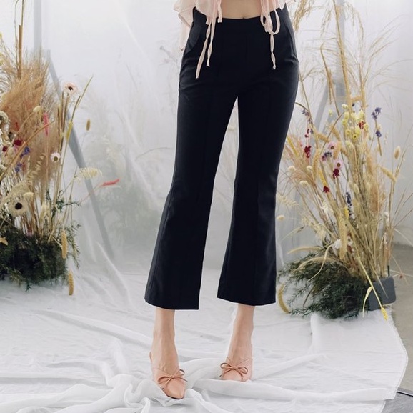 25 STUDIO Quần ống loe lửng cạp cao Flare Pants