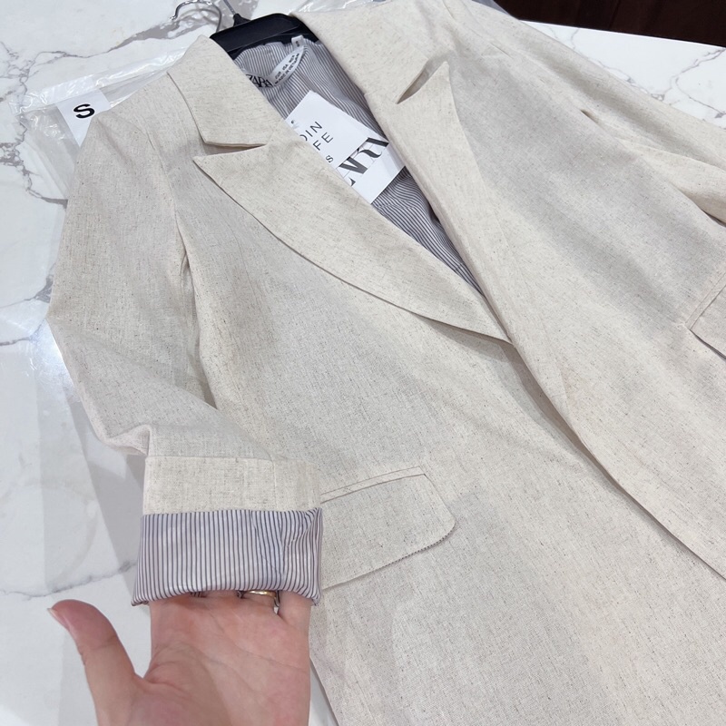 VEST TRẮNG SỮA 2 LỚP ĐỆM VAI