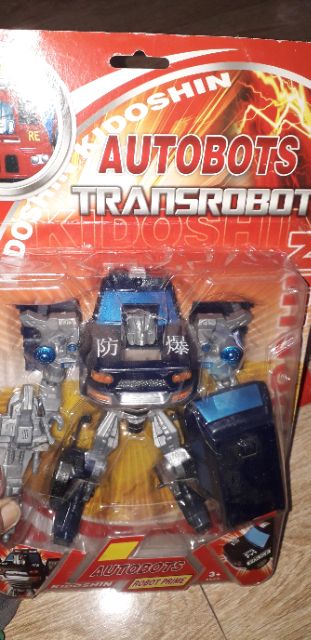 Lắp ráp 1 mô hình Transrobot Kidoshin biến thành xe bằng nhựa