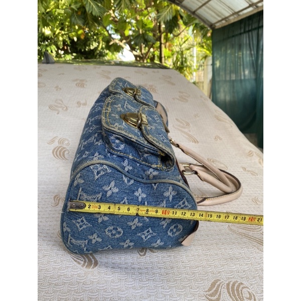 Túi chuẩn si. Túi qua sử dụng. Khách vui lòng xem hình nếu muốn biết thêm thông tin sản phẩm mời khách vô chat . Thanks.