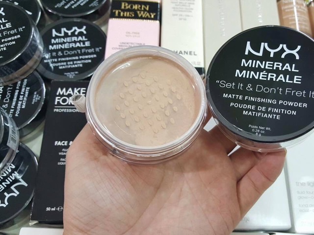 Phấn Phủ Dạng Bột Nyx Mineral “Set It & Don’t Fret It” Matte Finishing Powder