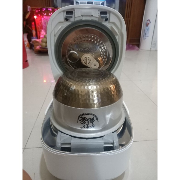 TOSHIBA ÁP SUẤT HÚT CHÂN KHÔNG 1L