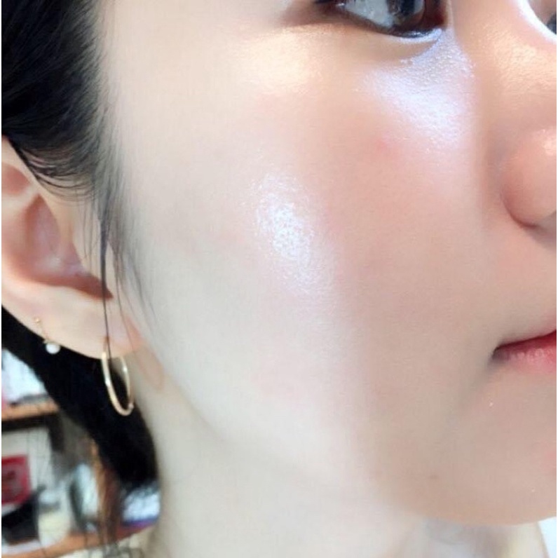 Bộ đôi toner và kem dưỡng trắng mọng nước chống lão hoá Oh so glowy brightening nước hoa hồng kem dưỡng