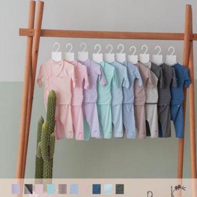 Lil -little love. Set/ Bộ dài chéo sơ sinh sợi tre kèm yếm mát rượi