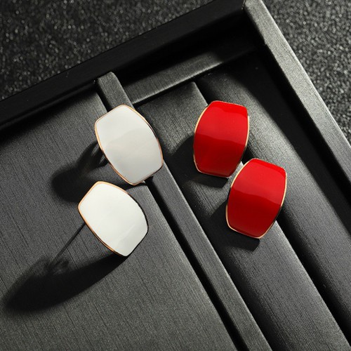 Bông Tai Hình Vuông Cong Titan Ko Đen TT 3462