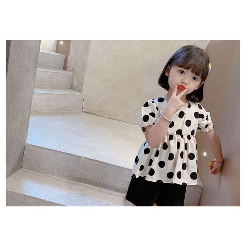 Quần áo trẻ em - Bộ quần áo cho bé gái dáng peplums họa tiết chấm bi  - thời trang trẻ em phong cách Hàn Quốc