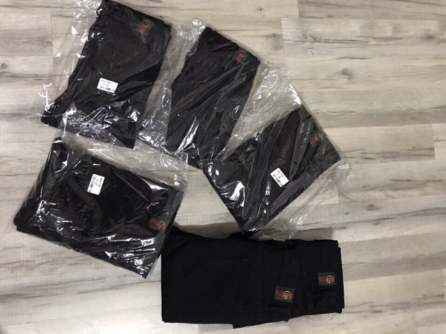 Quần jeans đen lành và rách gối 130k