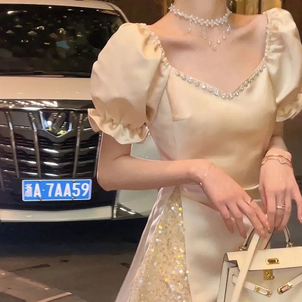 Đầm Dáng Ôm Hở Eo Đính Kim Cương Sang Trọng Thời Trang Cao Cấp 2022