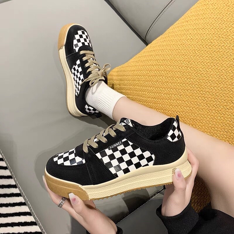 Giày Thể Thao Nữ Đế Nâu Cá Tính