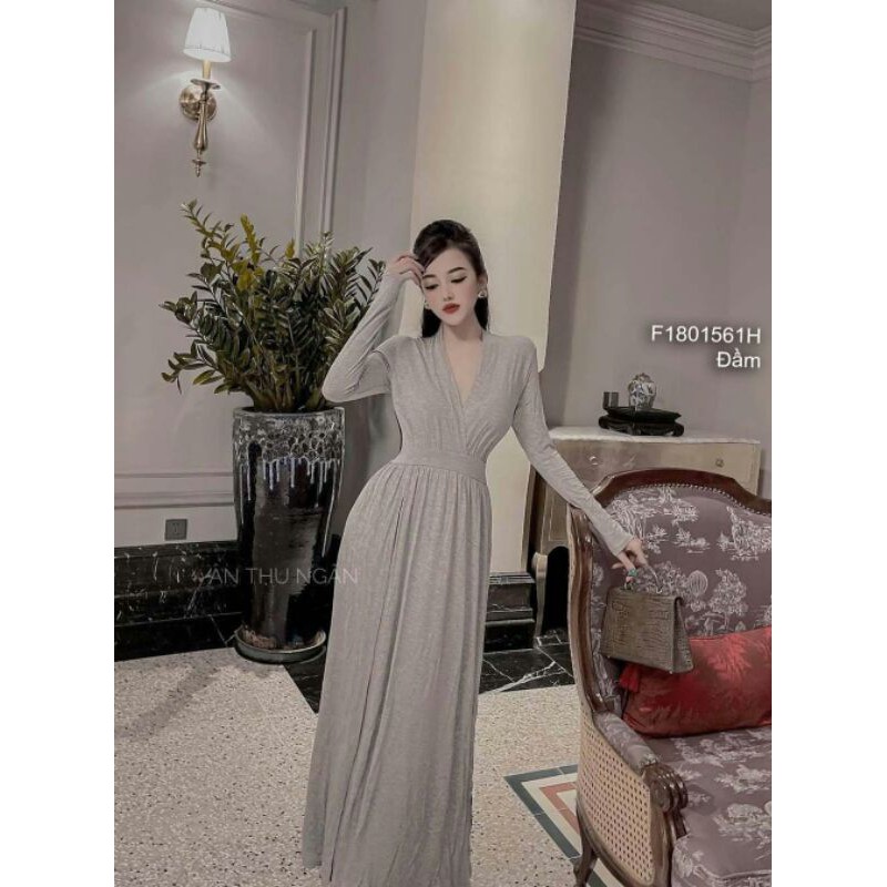 Đầm maxi xẻ tà cổ tim tay dài!
