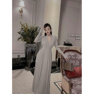 Đầm maxi xẻ tà cổ tim tay dài!