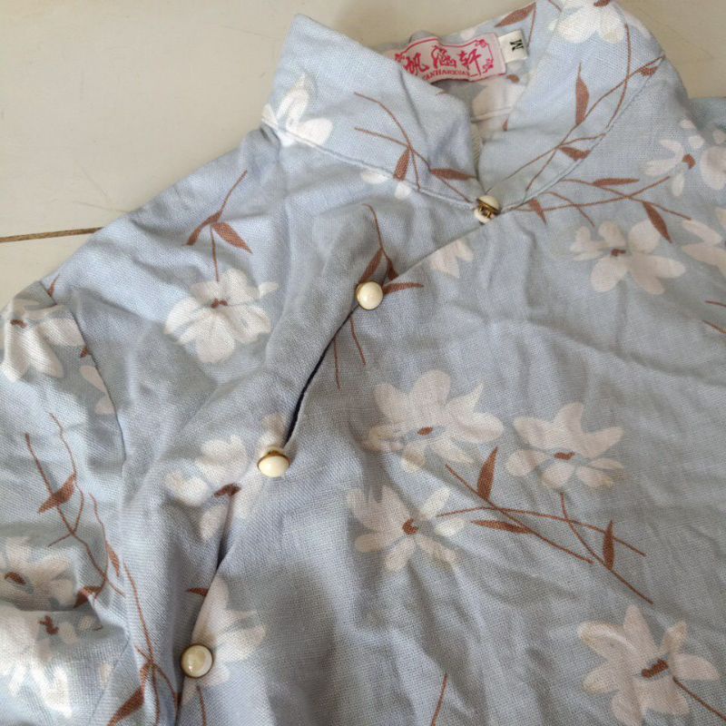 Áo dài cách tân nút tàu