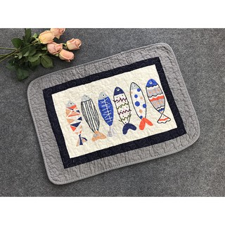 Thảm chùi chân vải cotton 60x40cm - họa tiết 6 con cá viền xanh xám