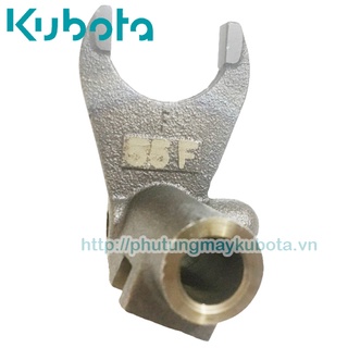 5220017123 | Càng Gạt Bánh Răng 3 Tầng Hộp Số Kubota DC-60 | DC-70