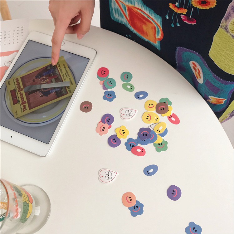 Set 110 miếng dán hình mặt cười dễ thương dùng để trang trí sổ tay