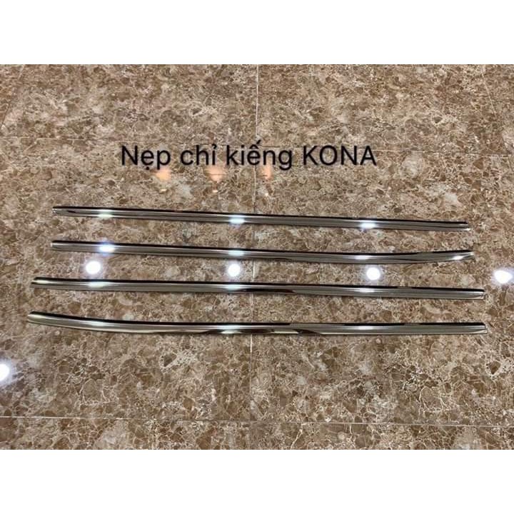 Viền Cong+ nẹp chân Kính Xe Kona 2018 2019 2020 Chất Liệu Inox sáng bóng